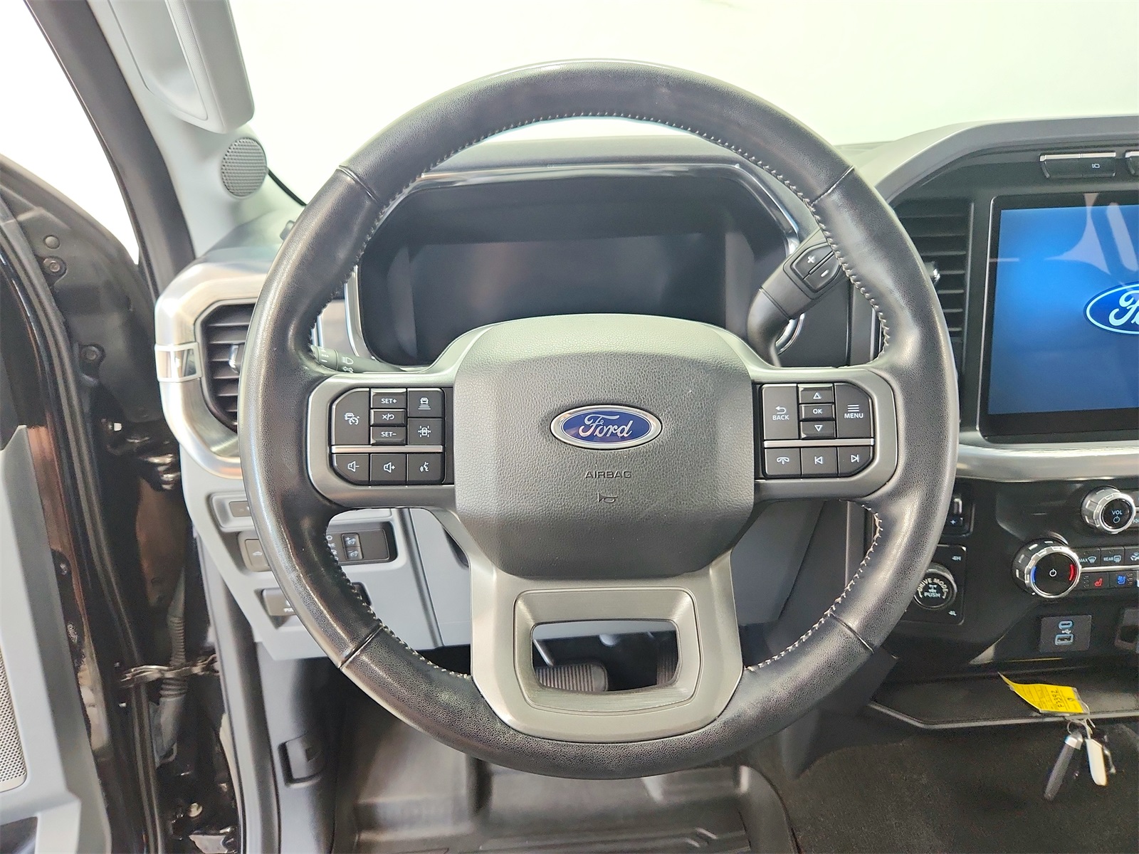 2022 Ford F-150 Lariat photo 22