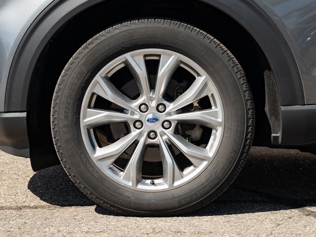2023 Ford Explorer XLT photo 12