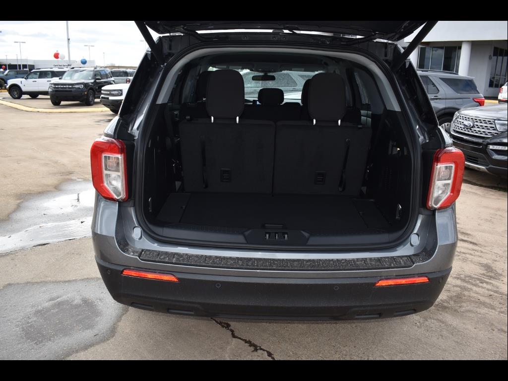 2023 Ford Explorer XLT photo 16
