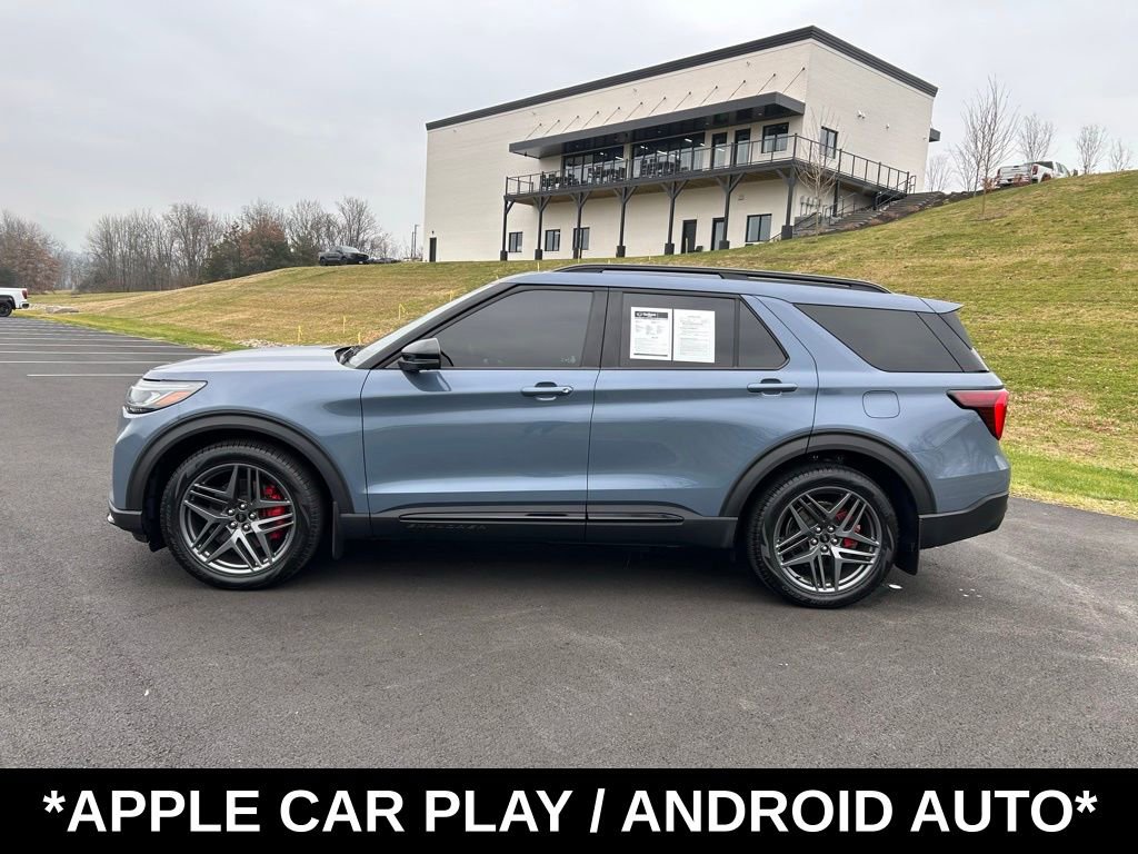 2025 Ford Explorer ST photo 4