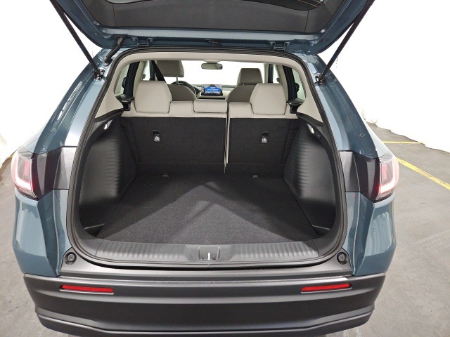 2026 Honda HR-V LX photo 11