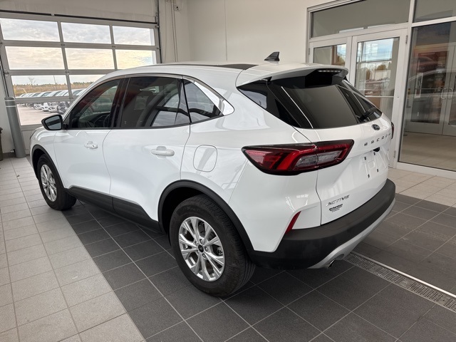 2023 Ford Escape Active photo 2