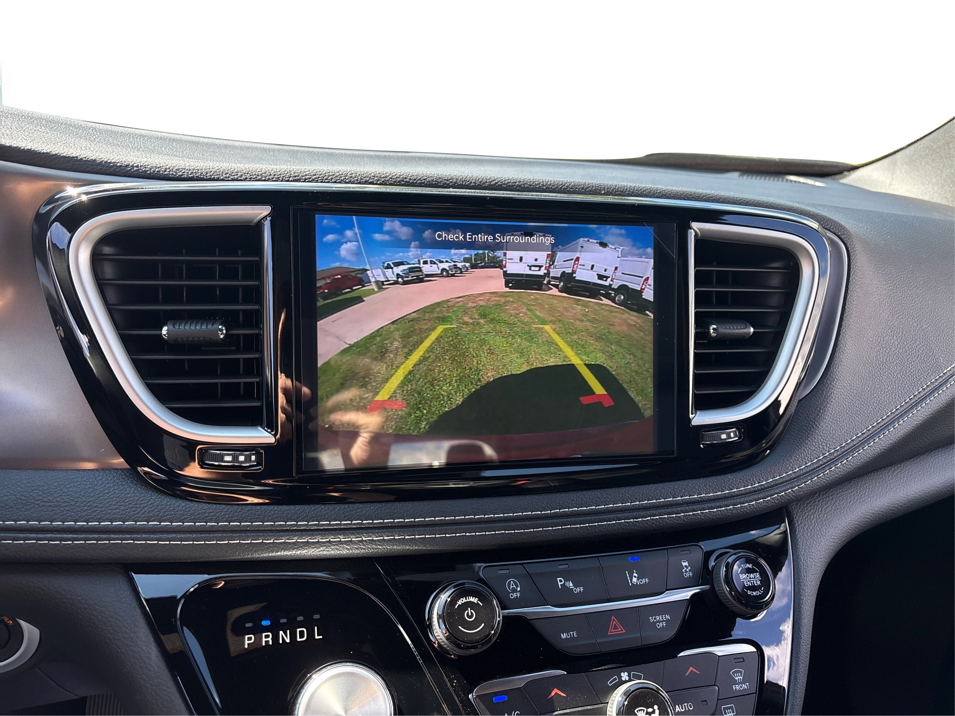 2026 Chrysler Pacifica photo 20
