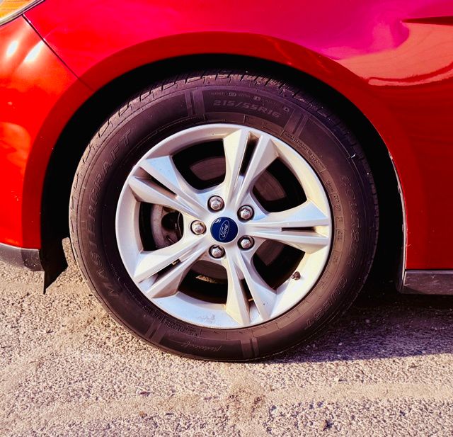 2014 Ford Focus SE photo 3