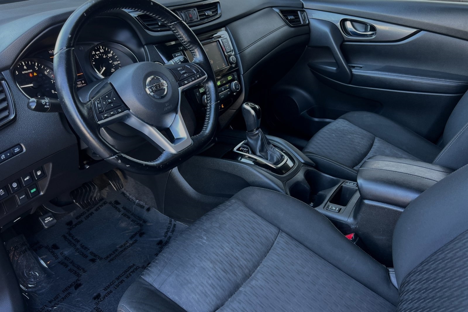 2020 Nissan Rogue SV photo 9