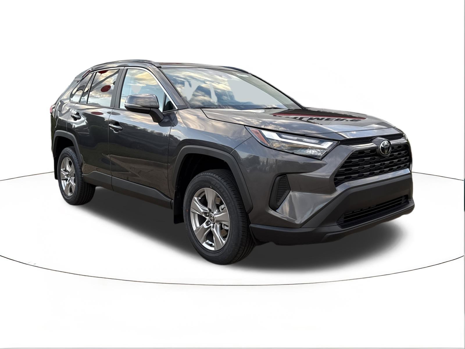 2025 Toyota RAV4 XLE's photo