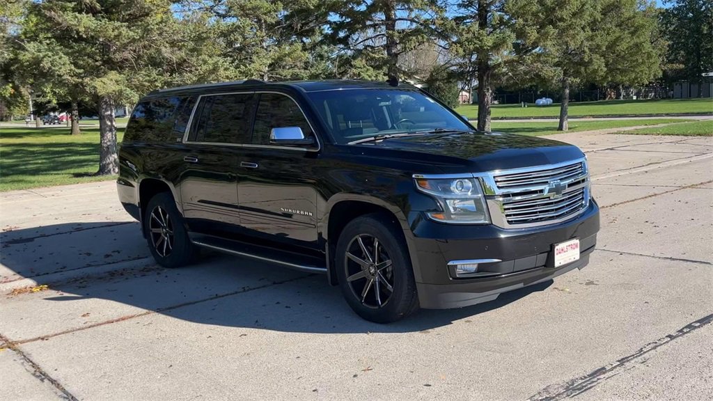 2015 Chevrolet Suburban LTZ photo 3