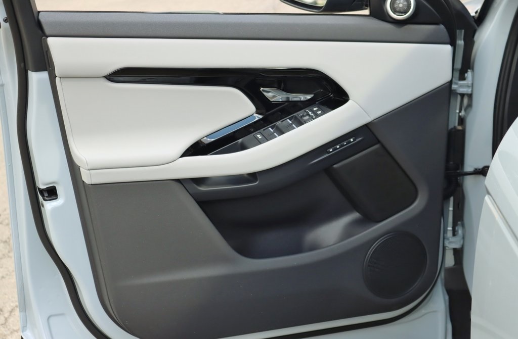 2026 LAND ROVER RANGE ROVER EVOQUE - Image 10