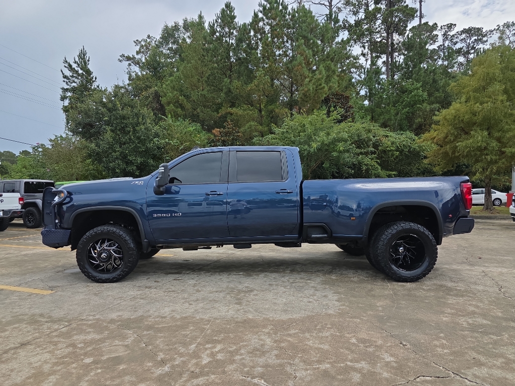 2020 Chevrolet Silverado 3500HD LT photo 3