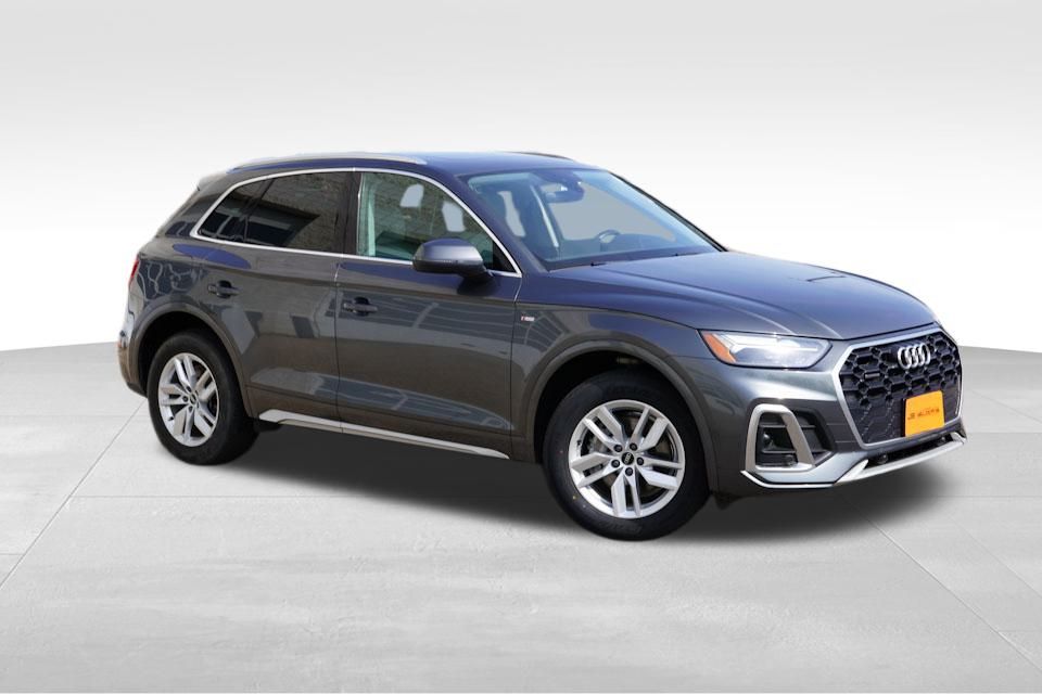 2022 Audi Q5 45 S line Premium photo 2