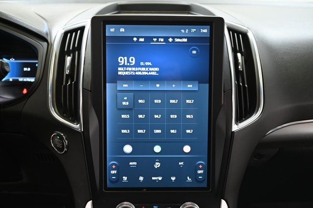 2024 Ford Edge Titanium photo 4