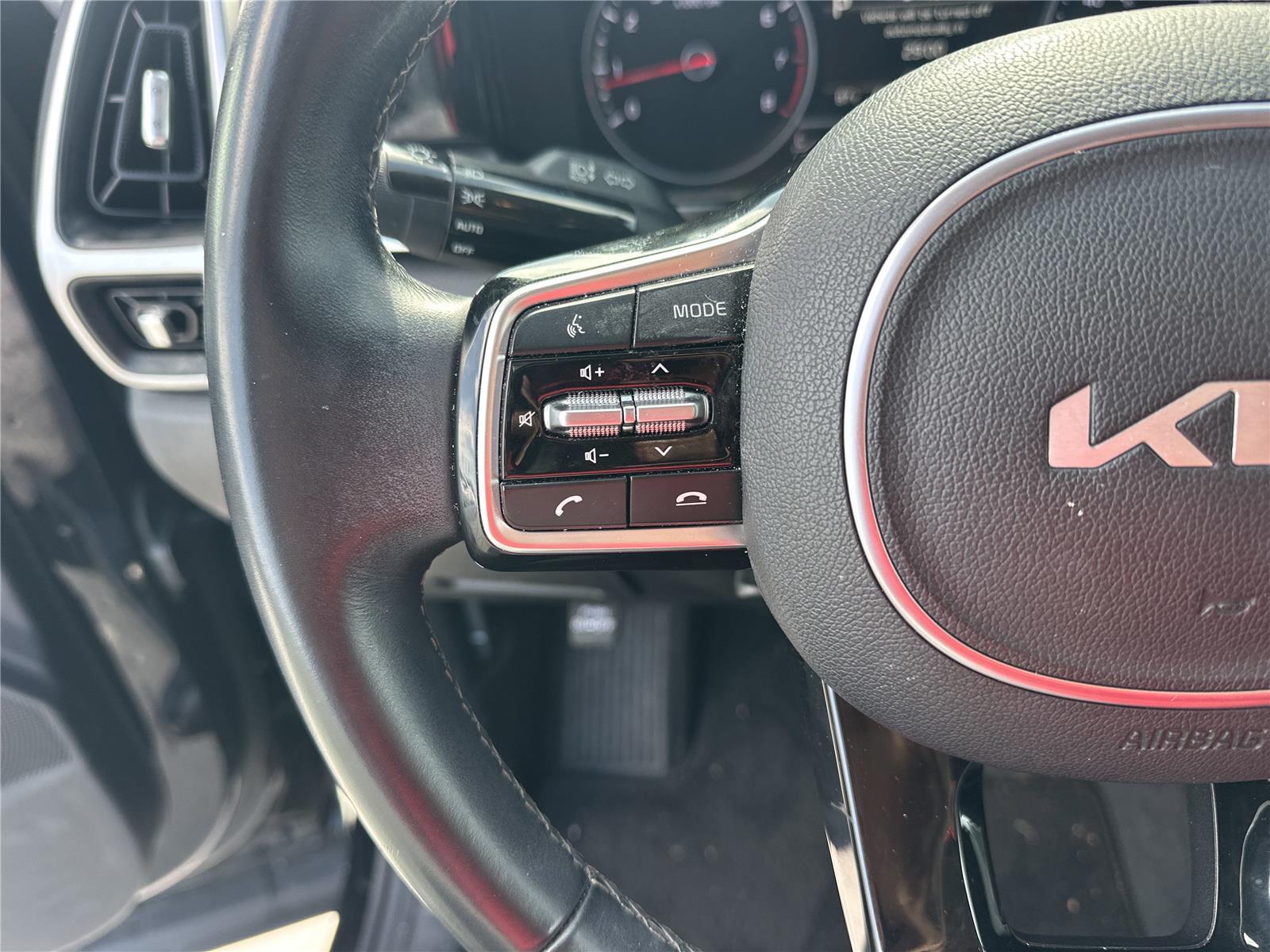 2022 Kia Sorento S photo 7
