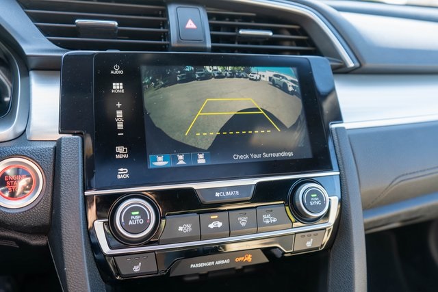 2018 Honda Civic Touring photo 19