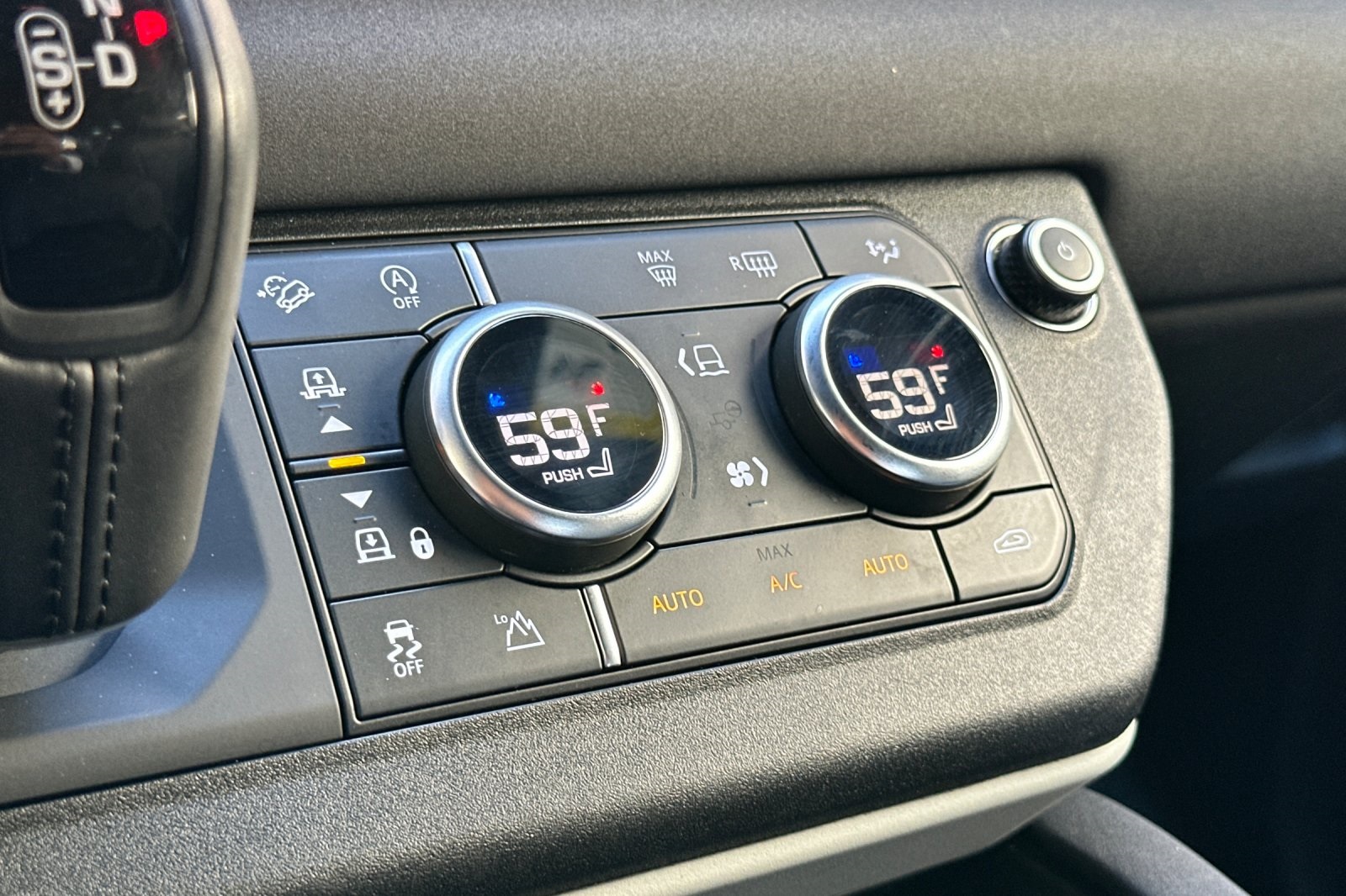 2021 Land Rover Defender 110 SE photo 22