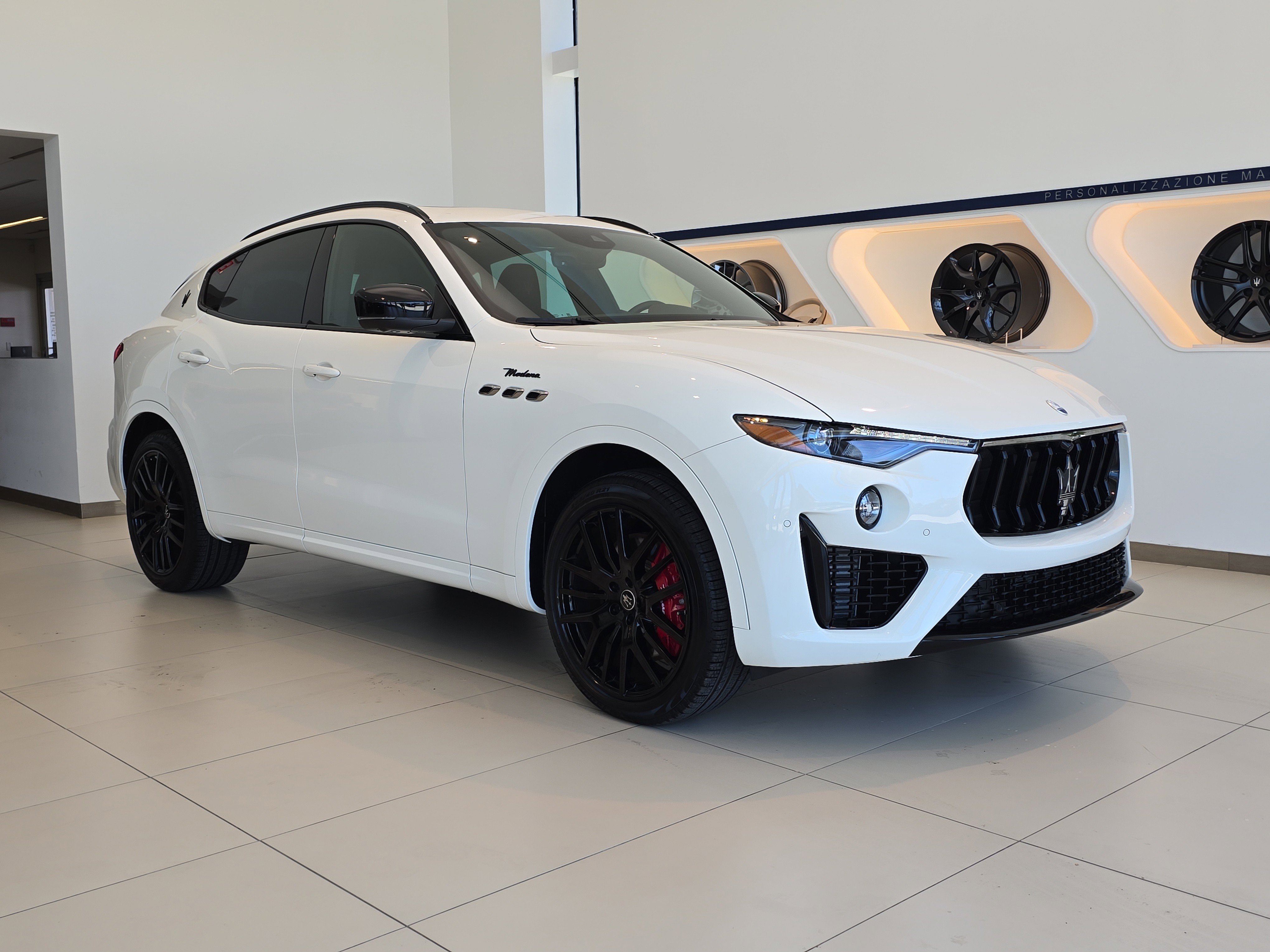 2024 Maserati Levante Modena photo 2