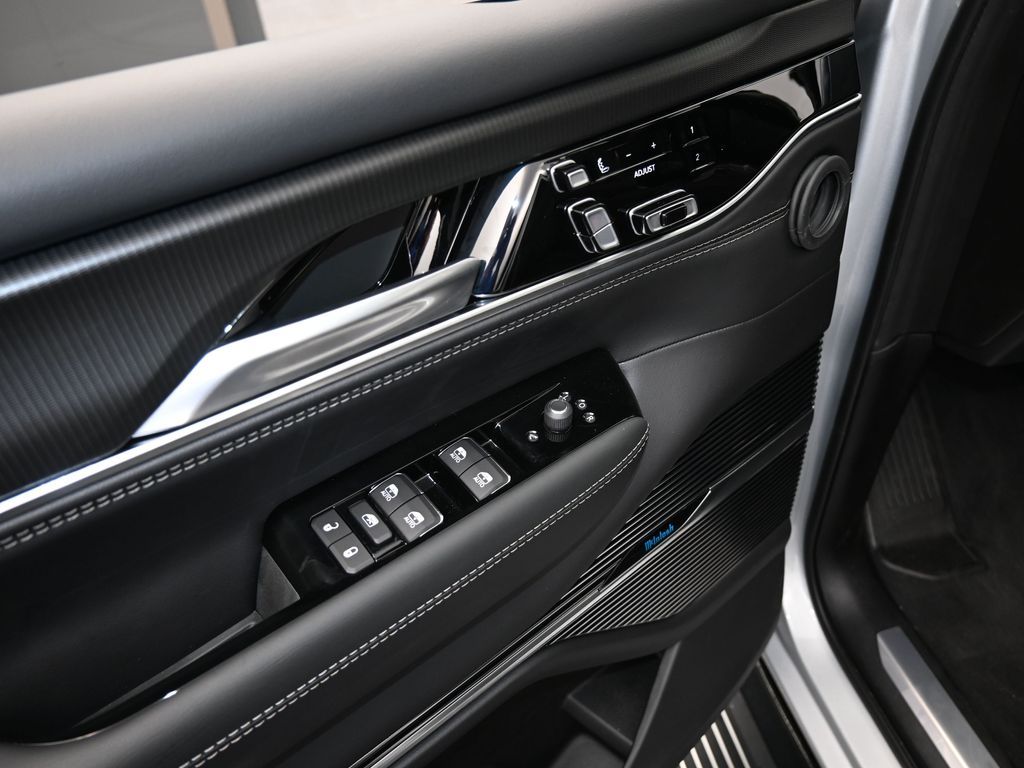 2024 Jeep Grand Wagoneer L II photo 10