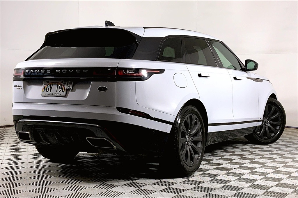 2018 Land Rover Range Rover R-Dynamic SE photo 9