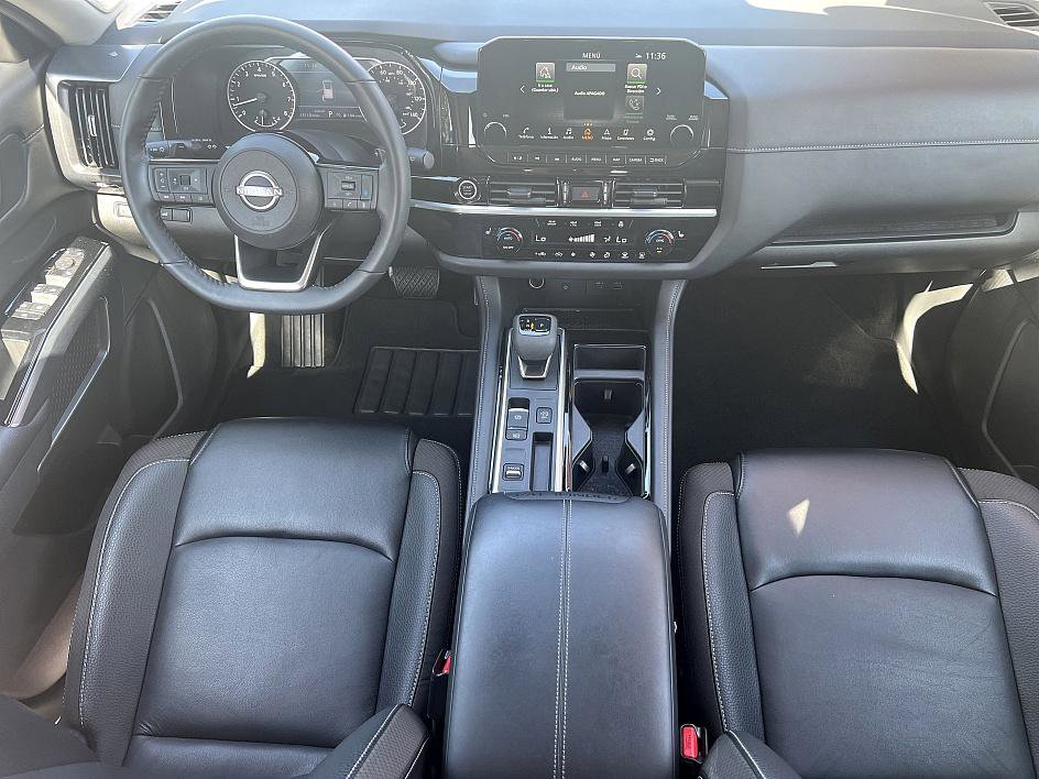 2024 Nissan Pathfinder SL photo 16