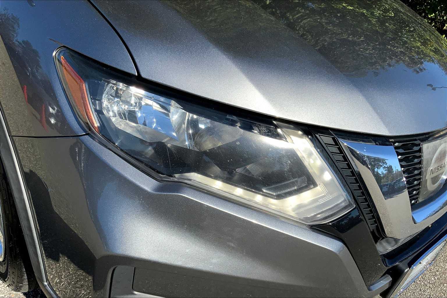 2017 Nissan Rogue S photo 23
