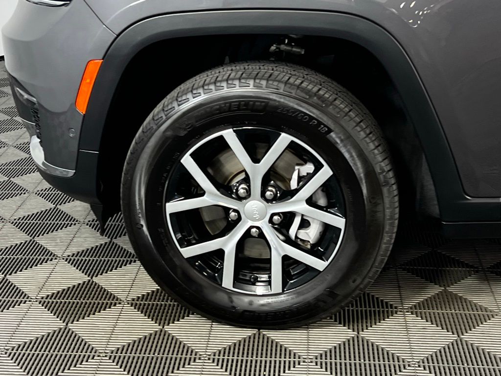 2024 Jeep Grand Cherokee Limited photo 7