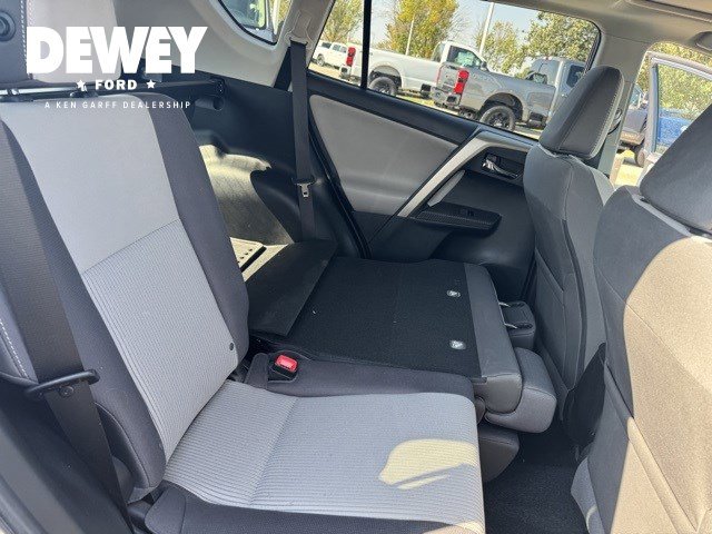 2014 Toyota RAV4 XLE photo 26