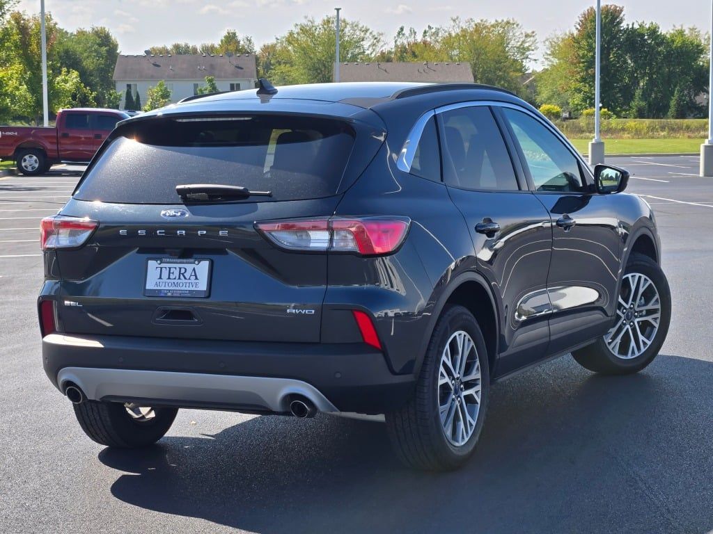2022 Ford Escape SEL photo 6