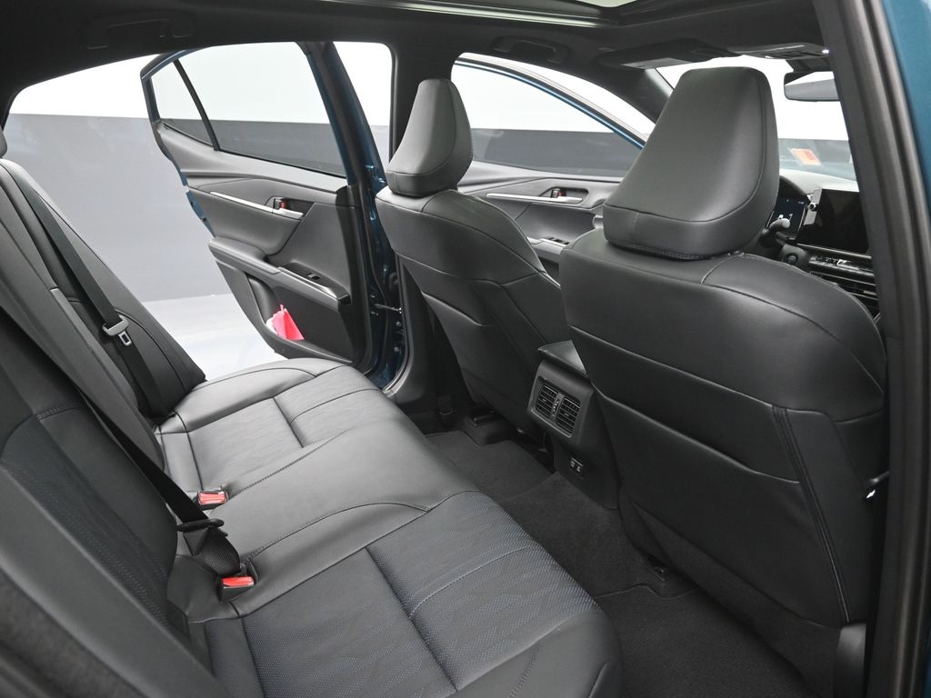 2025 Toyota Camry XSE photo 10