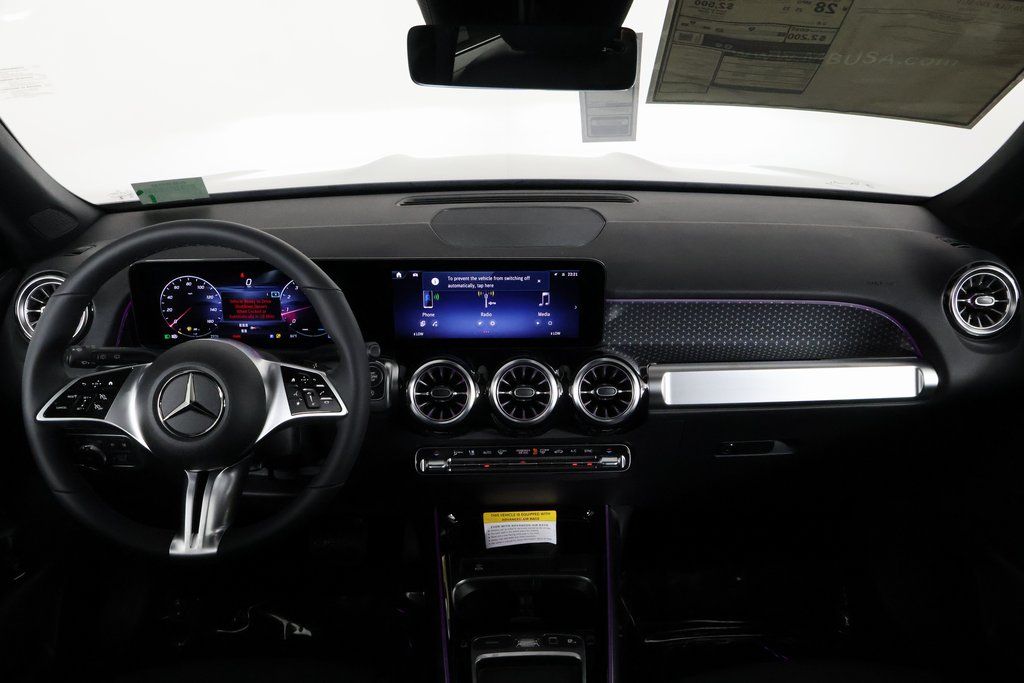 2026 Mercedes Benz GLB 250 photo 4