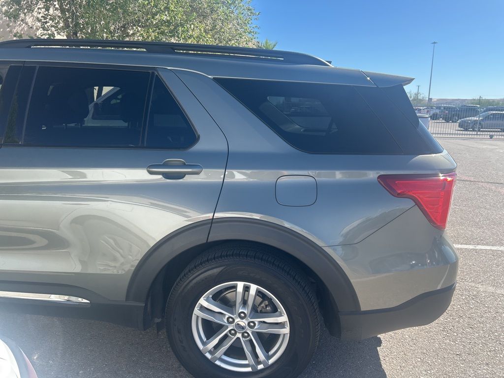 2020 Ford Explorer XLT photo 4