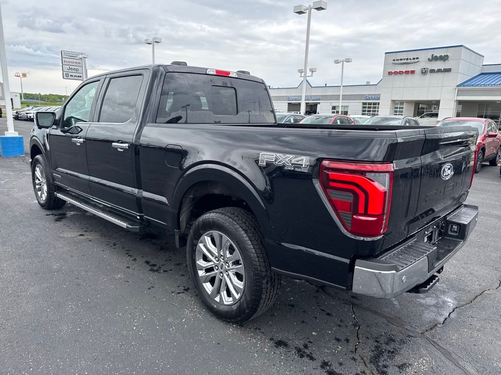 2025 Ford F-150 Lariat photo 3