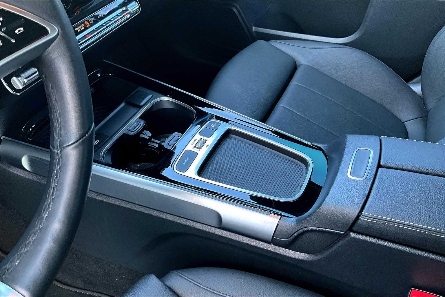 2024 Mercedes Benz GLB 250 photo 16