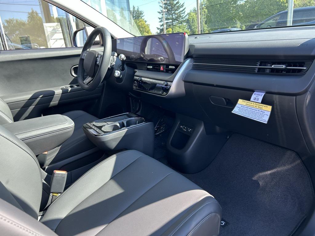 2025 Hyundai Ioniq 5 SE Standard Range photo 26