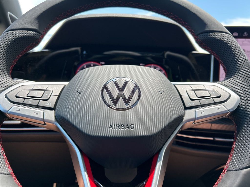 2025 Volkswagen Golf GTI SE photo 14