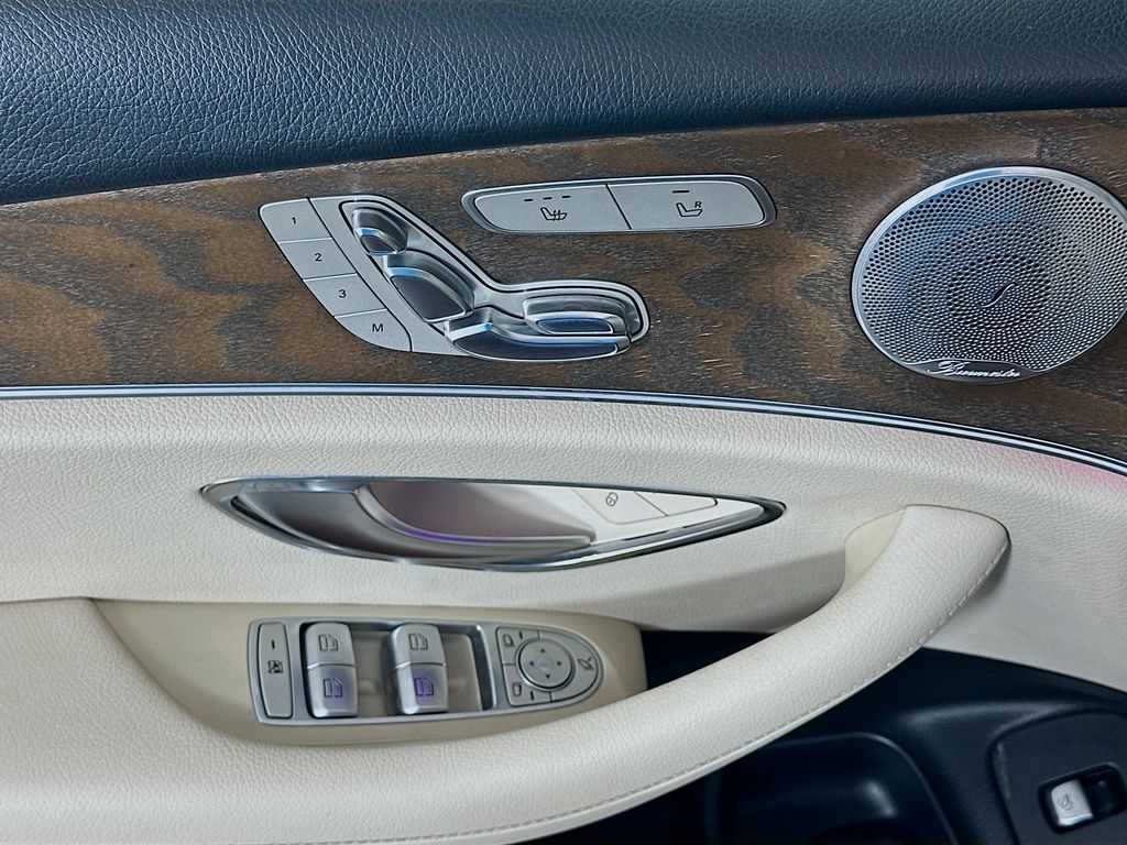 2018 Mercedes Benz E 300 photo 15