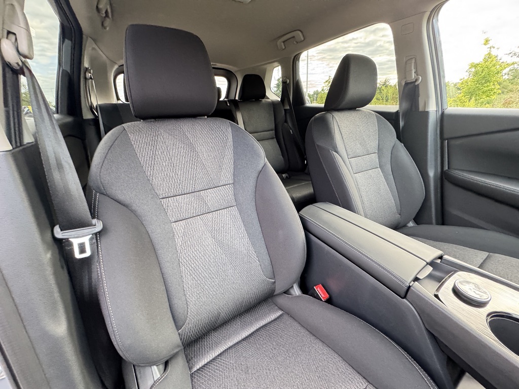 2026 Nissan Rogue SV photo 19