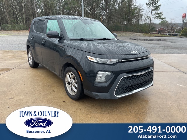 2022 Kia Soul LX's photo