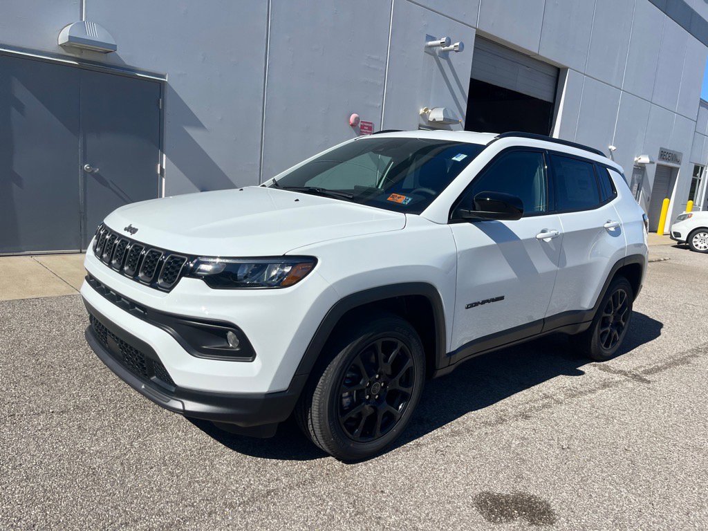 2026 Jeep Compass Latitude Altitude photo 2