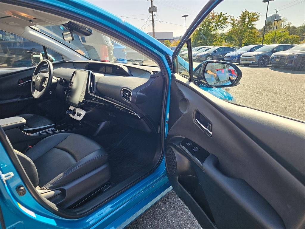 2019 Toyota Prius Prime Plus Premium Advanced photo 12