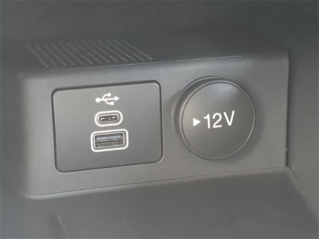 2025 Ford Escape ST-Line photo 17