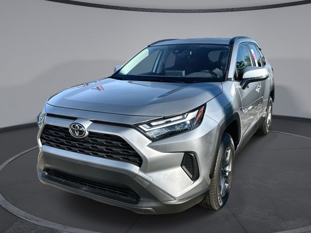 2025 Toyota RAV4 XLE's photo