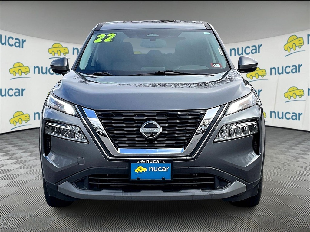 2022 Nissan Rogue SV photo 2