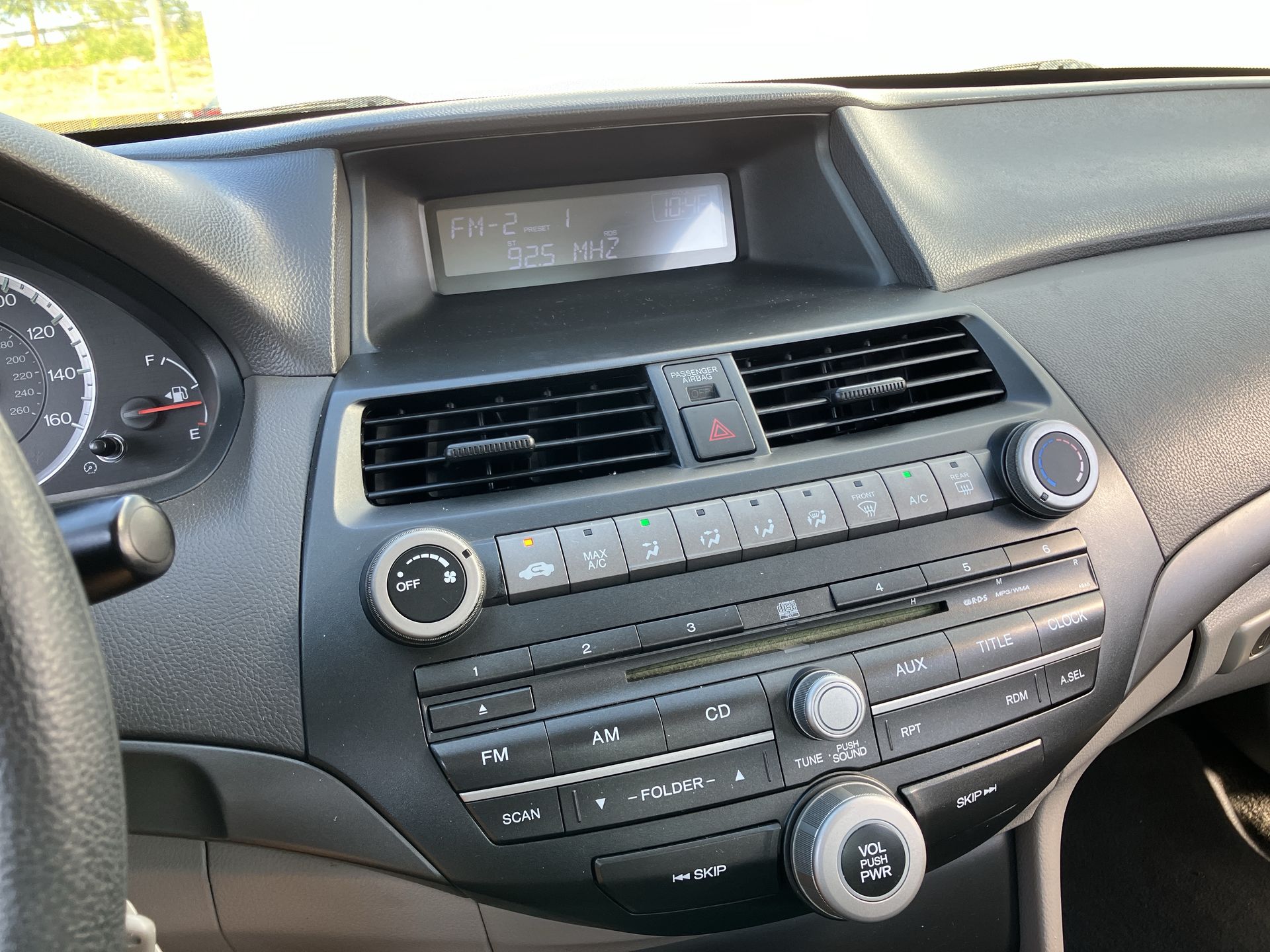 2010 Honda Accord LX photo 5