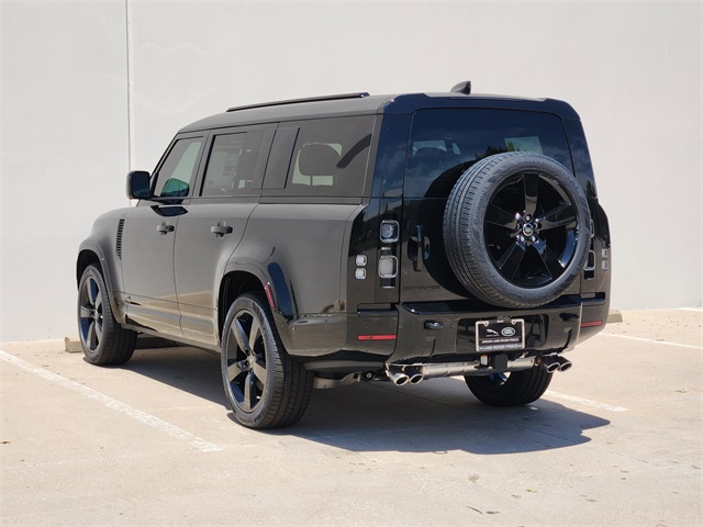 2025 Land Rover Defender 130 V8 photo 3