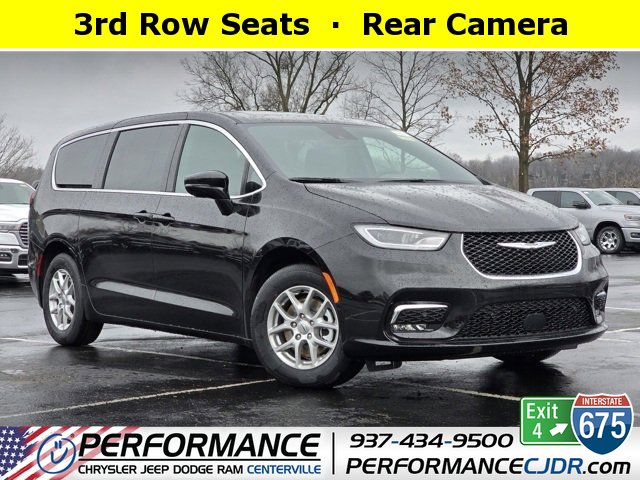 New 2025 Chrysler Pacifica Select Passenger Van in Dayton 