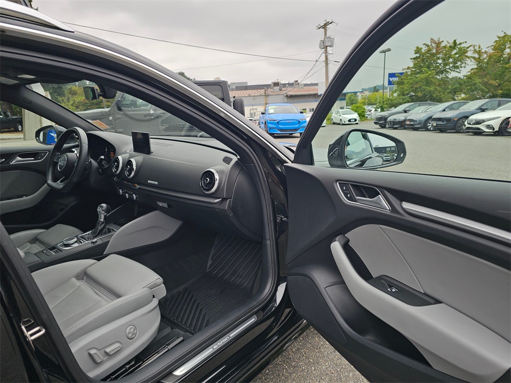 2017 Audi A3 E-tron Premium Plus photo 12