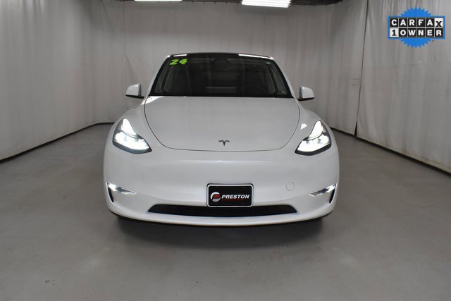 2024 Tesla Model Y Long Range photo 3