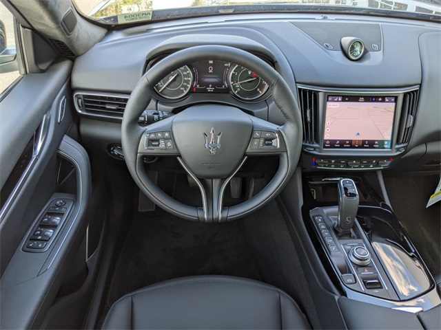 2023 Maserati Levante Base GT photo 9