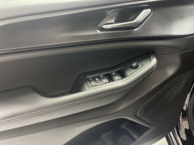 2025 Jeep Grand Cherokee Laredo photo 5