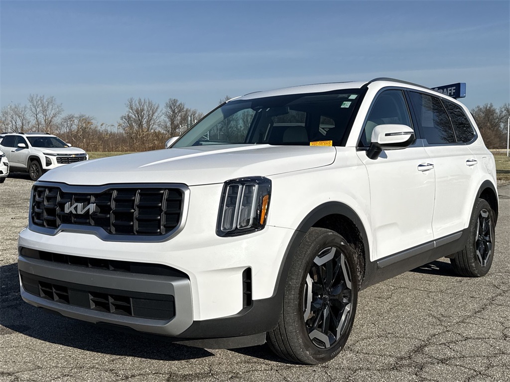 2023 Kia Telluride S's photo