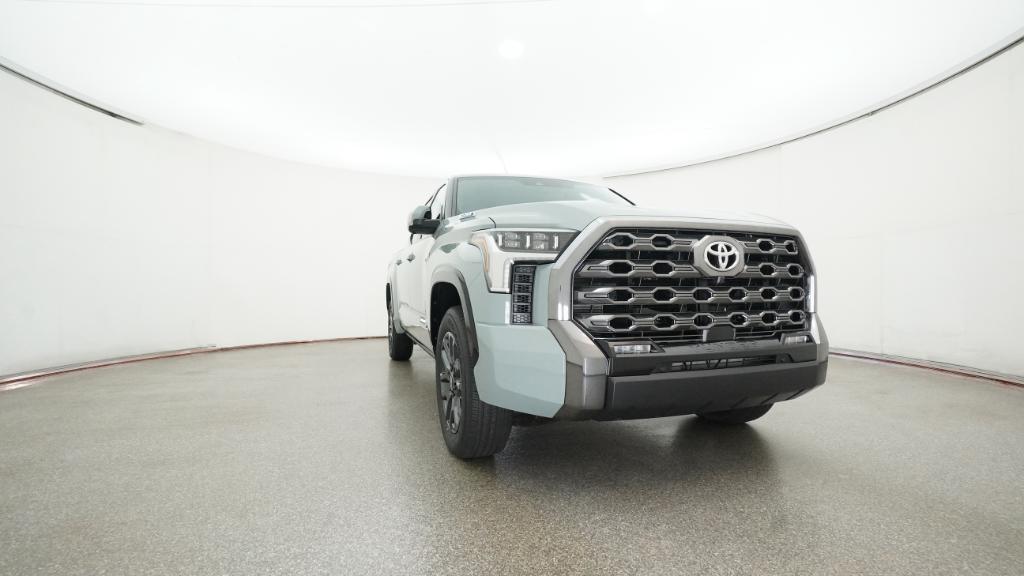 2025 Toyota Tundra Platinum CrewMax photo 16